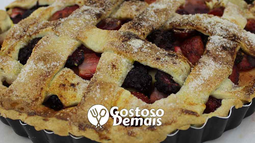 Torta Americana de Maçã com Frutas Vermelhas